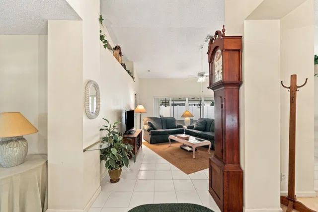 Residence photo 5