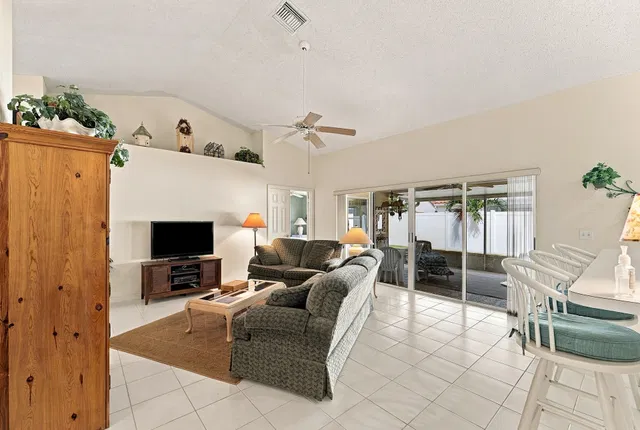 Residence photo 6