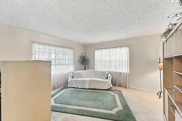 Residence photo 7