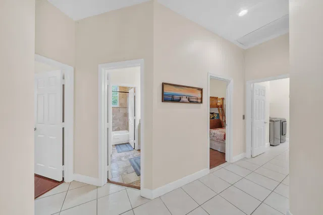 Residence photo 60