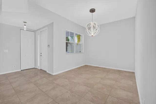 Residence photo 16