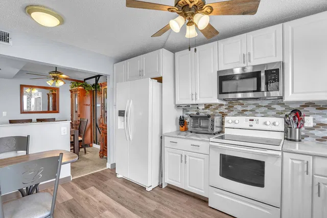 Unit 503 photo 15