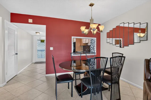 Unit 1438 photo 7
