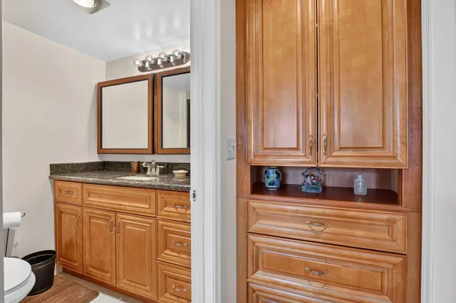 Unit 1438 photo 11