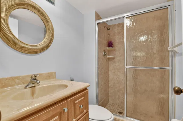 Unit 1438 photo 15