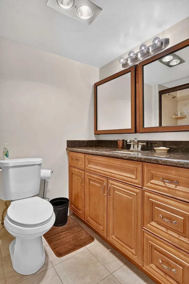 Unit 1438 photo 20
