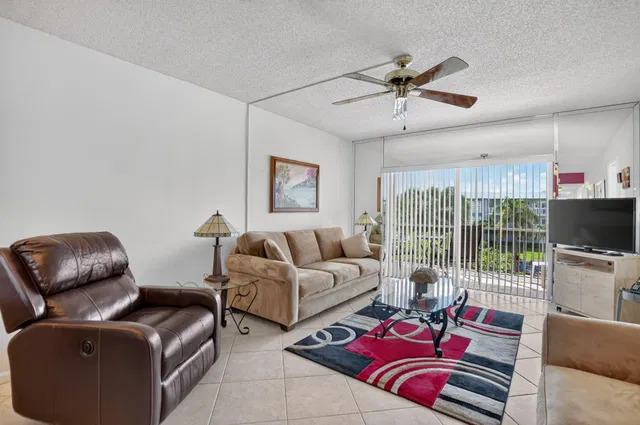 Unit 1438 photo 28