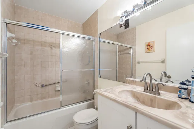 Unit 123H photo 14