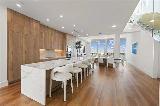 Nautilus 220 Unit 2406 photo 2