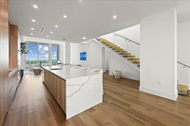 Nautilus 220 Unit 2406 photo 3