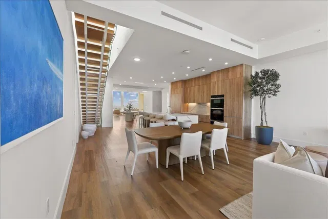 Nautilus 220 Unit 2406 photo 8