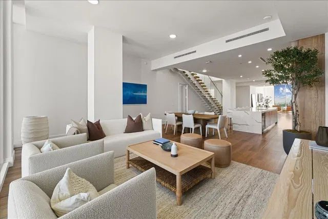 Nautilus 220 Unit 2406 photo 10