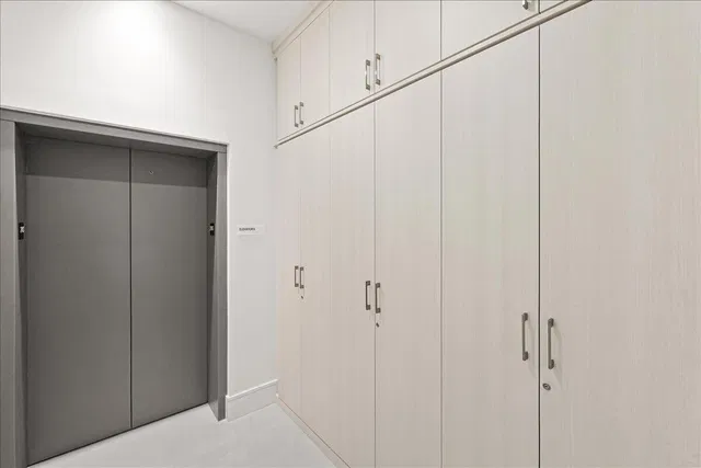 Nautilus 220 Unit 2406 photo 35
