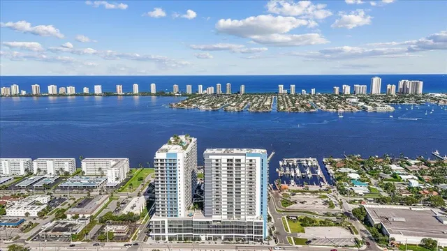 Nautilus 220 Unit 2406 photo 39