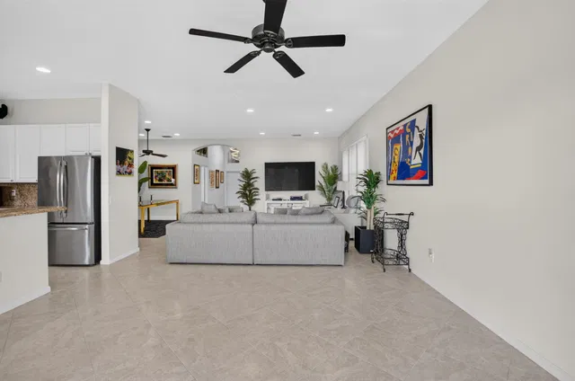 Residence photo 17