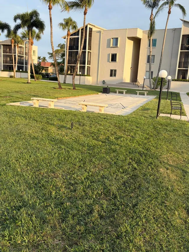 Residence photo 18