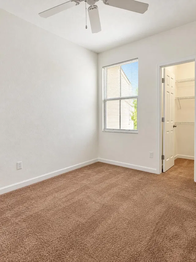 Residence photo 25