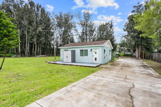 Residence photo 2