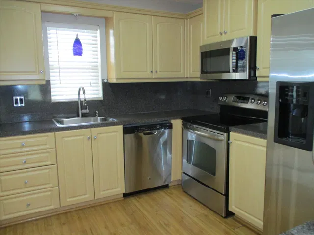 Unit 312 photo 10