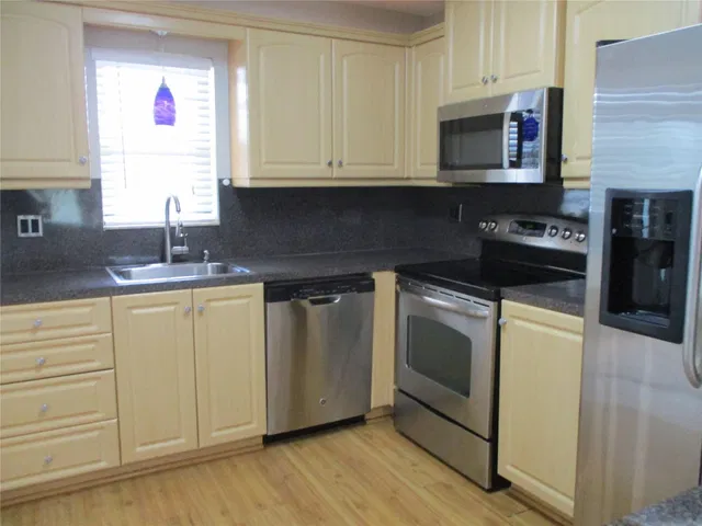 Unit 312 photo 11