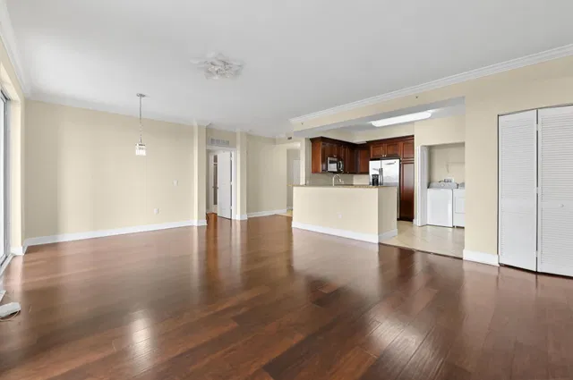 Renaissance Commons I Unit 2517 photo 3