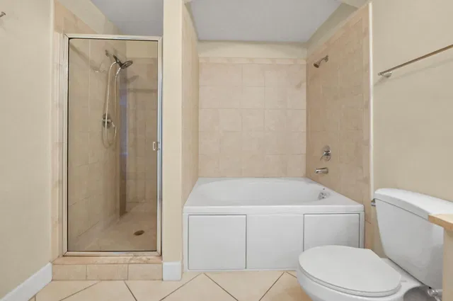 Renaissance Commons I Unit 2517 photo 9