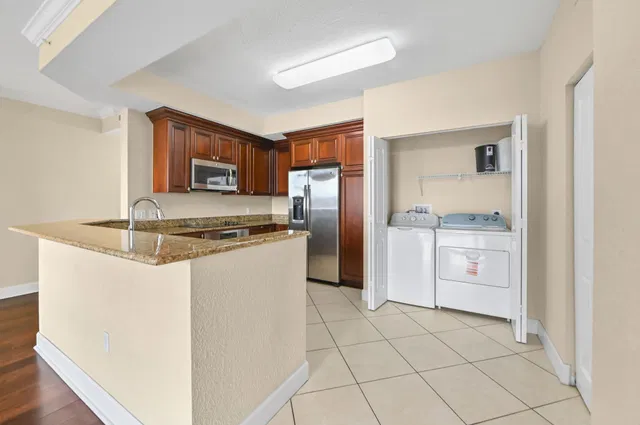 Renaissance Commons I Unit 2517 photo 10