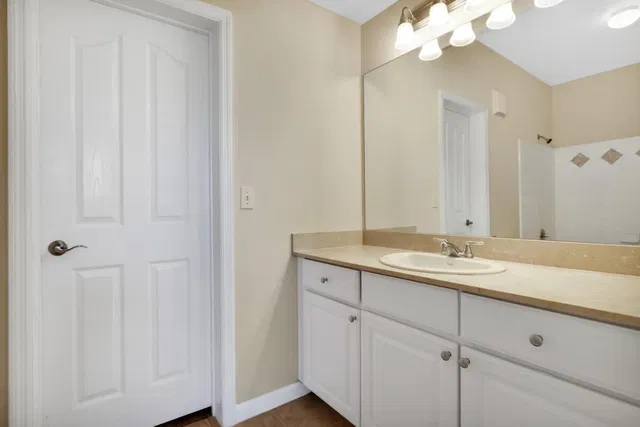 Unit 203 photo 6