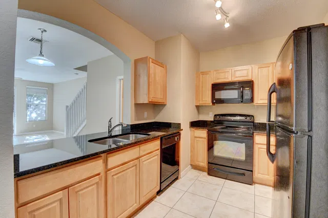 Residence photo 4
