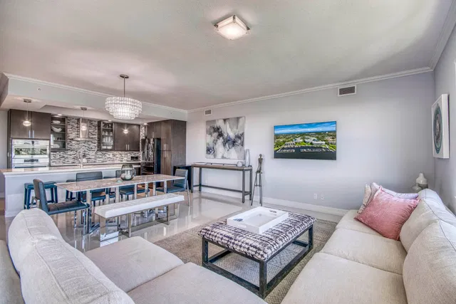 Residence photo 18
