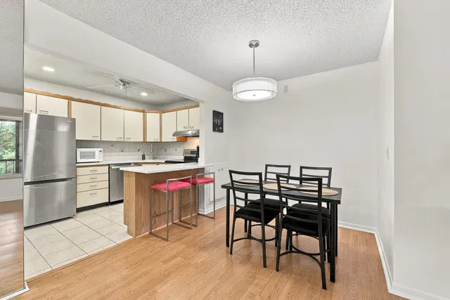 Unit C-2 photo 6