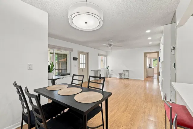 Unit C-2 photo 11