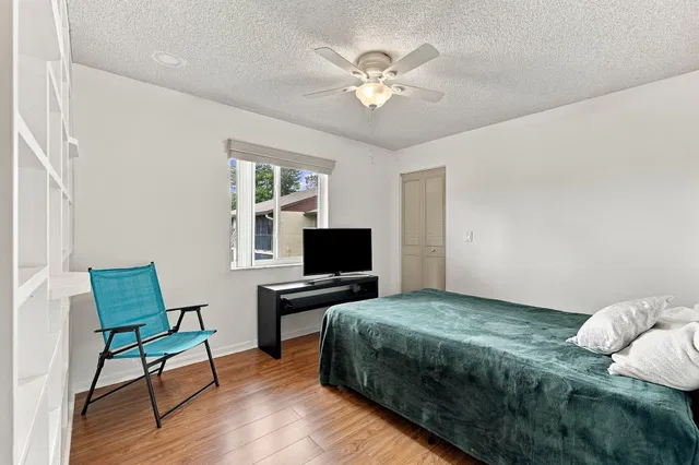 Unit C-2 photo 18