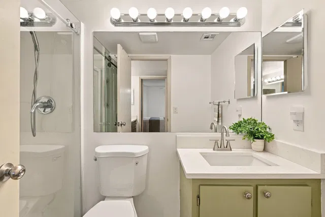 Unit C-2 photo 19
