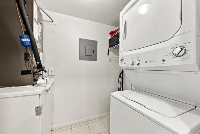 Unit C-2 photo 20