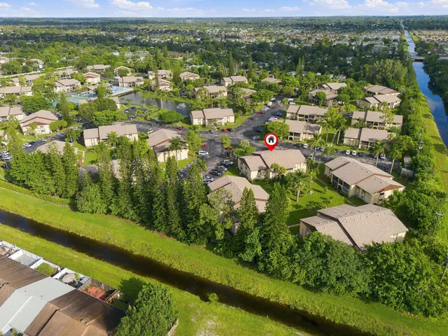 Unit C-2 photo 34