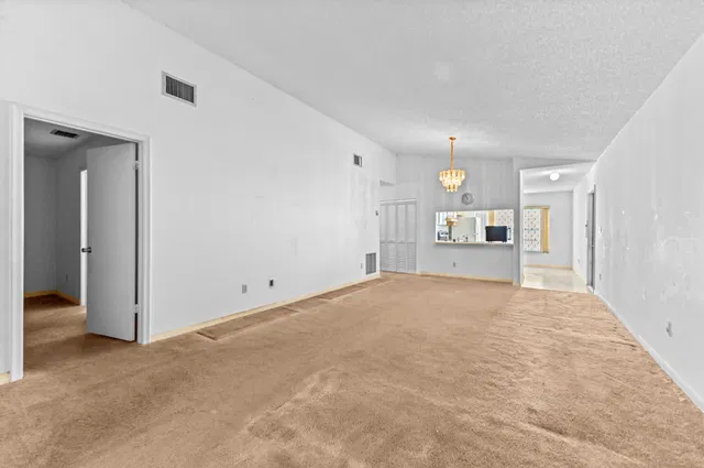 Residence photo 3