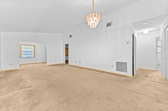 Residence photo 5