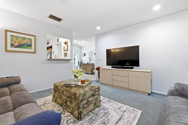 Residence photo 5