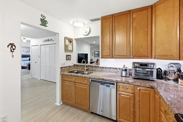 Residence photo 8