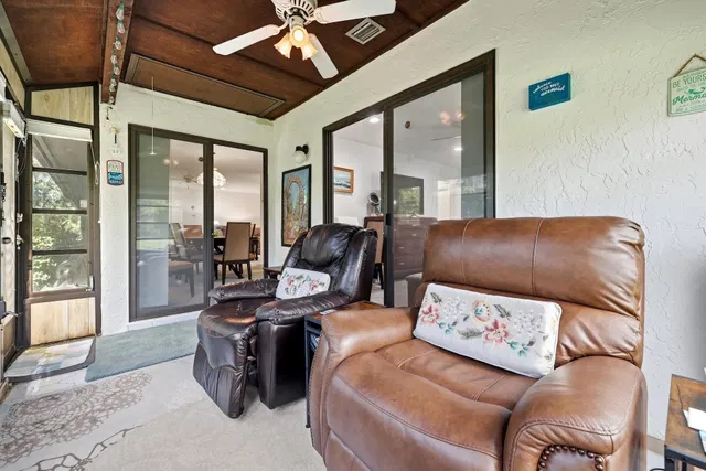 Residence photo 19
