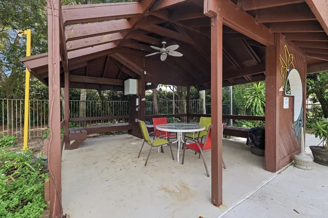 Residence photo 24