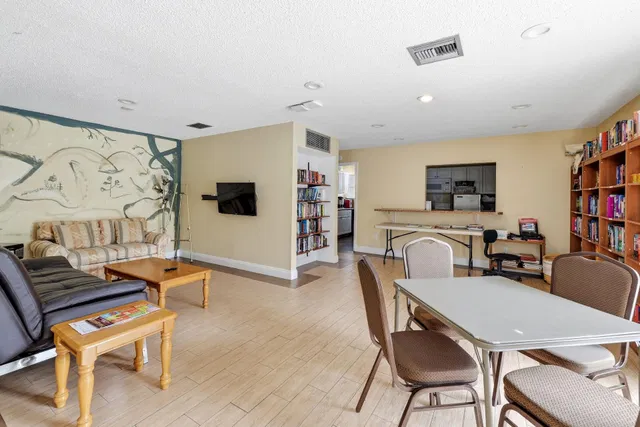 Residence photo 26