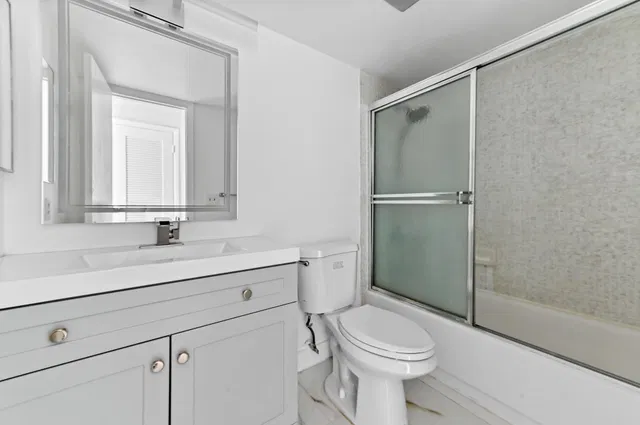 Unit 307 photo 10