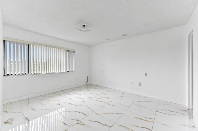 Unit 307 photo 13
