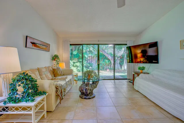  Residence photo 5