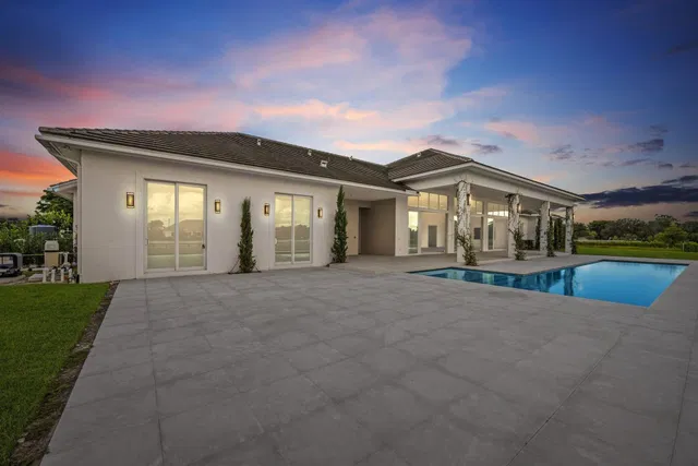 Palm Beach Point Residence photo 32