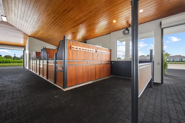 Palm Beach Point Residence photo 39