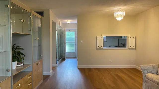 Unit 102 photo 6