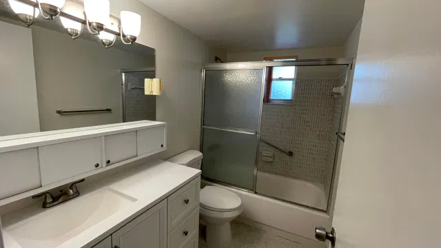 Unit 102 photo 19